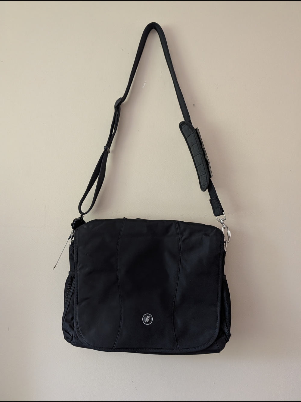 Vintage Pacsafe anti theft quilted laptop messenger bag